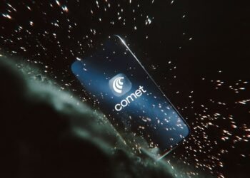 ИИ-браузер Comet стал доступным для владельцев iPhone