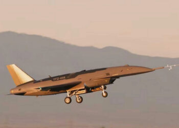 В США начали серийное производство автономных дронов YFQ-44A Fury