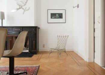 Полы мечты, которые не подведут: как выбрать покрытие для квартиры и не пожалеть об этом через год