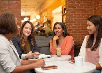 5 ошибок в разговоре, из-за которых вас перестают слушать: проверьте себя