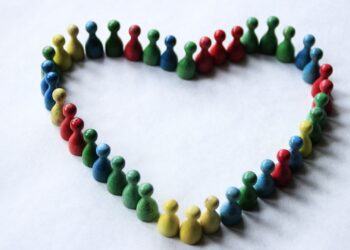 Как не потерять себя в современном мире: главные виды ценностей, на которых держится общество