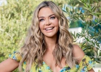 «Девушка Бонда» Дениз Ричардс сделала подтяжку лица и показала фото до и после