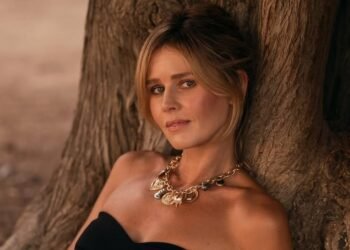 Кузнецова поразила публику сменой прически и цвета волос