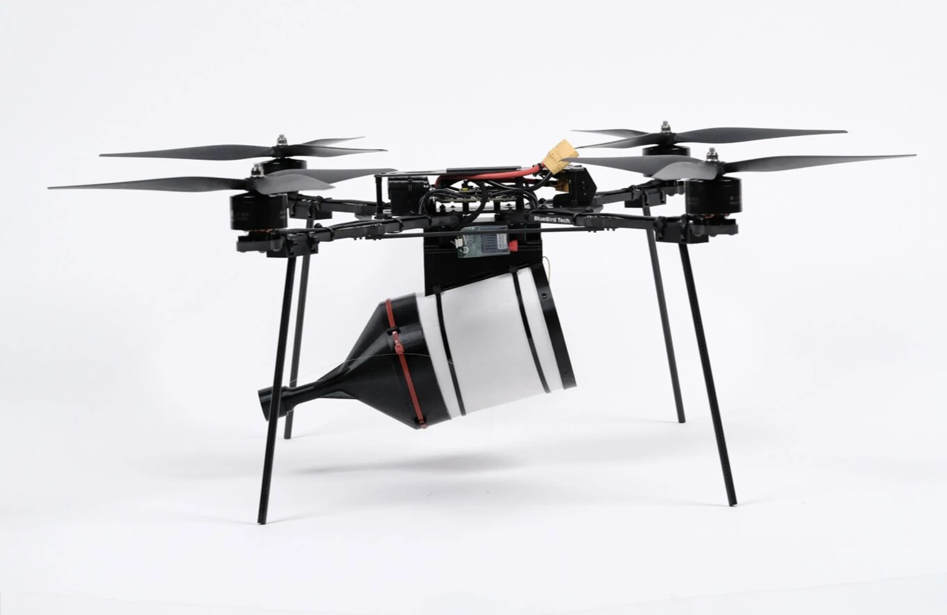 BlueBird Tech запустила производство FPV-дронов «Ужас» с дальностью до 15 км