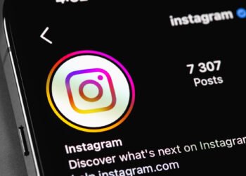 Instagram исправил ошибку, из-за которой фото становились черно-белыми в ленте