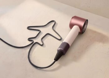 Dyson представила дорожную версию фена Supersonic с автоматической адаптацией напряжения