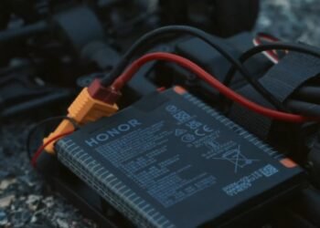 Honor 600 показал превосходство над iPhone 17 Pro и Galaxy S26 в нестандартном тесте – видео