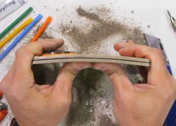 Смартфон Oppo Find N6 протестировали на выносливость: что показали тесты