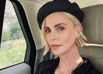 Шарлиз Терон появилась на публике в кольцах от украинского бренда – где такие приобрести (фото, цена)