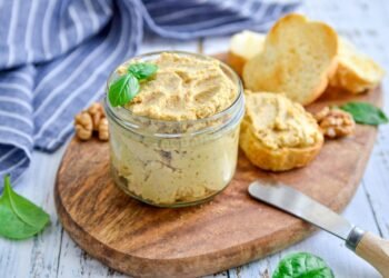 Такая баночка должна быть в каждом холодильнике: вкусная мясная закуска (РЕЦЕПТ)