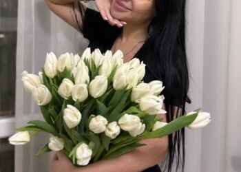 Миллионы на употреблении странной еды: как блогерша «Чика без ника» зарабатывает и чем жертвует ради популярности