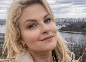 Бурмака показалсь с единственной дочерью по случаю 31-летия потомка