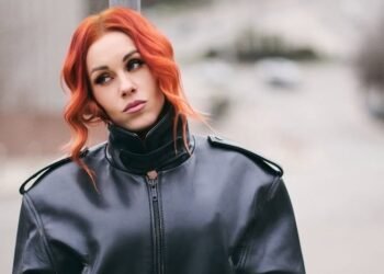 Эффектное перевоплощение: Елена Тополя устроила дерзкую фотосессию