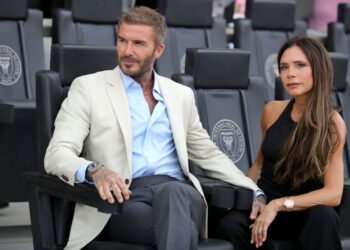 «Лучшая жена и партнер по спортзалу»: Дэвид Бекхэм поздравил Викторию с 52-летием