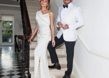 Дэвид Бекхэм смешно подколол Викторию в день рождения: «Будь честной» (ФОТО)