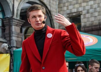 Кондратюк попал в скандал во время съемок шоу «Караоке на майдане»: «Ему отдали 1000$ за выступление» (ВИДЕО)