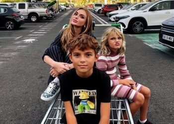 Слава Каминская показала редкие архивные фото детей и бывшего мужа