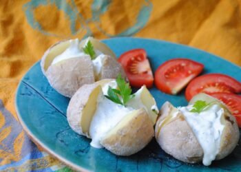 «Вкуснее картошки мы еще не ели»: блогер проверила странный лайфхак из сети (ВИДЕО)