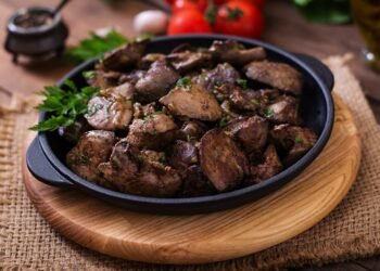 Не молоком: чем залить печень, чтобы она стала нежной и сочной