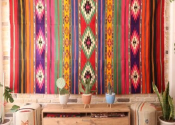 Ковер на стене возвращается — как превратить старый декор в стильный арт-объект