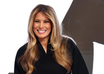 Грехи молодости: самые откровенные образы Мелании Трамп, за которые ей сейчас стыдно (фото)