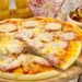 Пицца с сыром и ветчиной