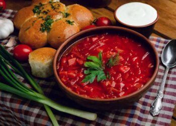История борща и самые вкусные его рецепты из разных уголков Украины