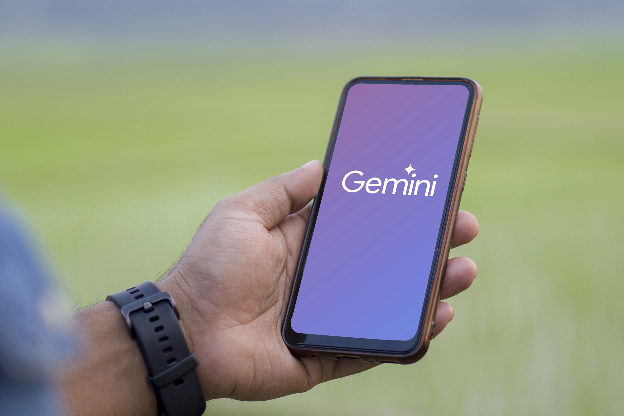 Gemini научился создавать файлы: теперь можно сразу экспортировать в Word и Excel