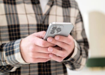 Вирвали з рук – iPhone автоматично заблокується: Apple тестує нову систему безпеки