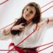 «Пережила репрессии, Голодомор и войну»: певица iSKra показала 110-летнюю вышиванку своей прабабушки (ФОТО)