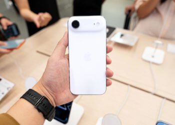 У Apple виправили баг, через який iPhone міг не заряджатися