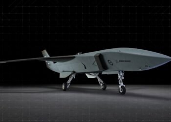 Boeing показала новий бойовий дрон MQ-28 Ghost Bat з ракетами AMRAAM
