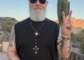 Снова поддержал Украину! Солист Judas Priest растрогал украинцев, появившись с трезубцем на шее (ФОТО)