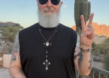 Снова поддержал Украину! Солист Judas Priest растрогал украинцев, появившись с трезубцем на шее (ФОТО)