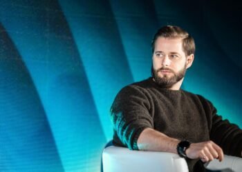 Нова пошта збільшила парк роботизованих систем до 800 і навчає гуманоїдів. Які результати? Інтерв’ю