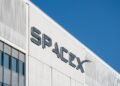 WSJ: SpaceX створює власний ШІ-пристрій, схожий на смартфон