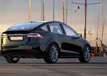 Ексменеджер Tesla звинуватив компанію в нехтуванні безпекою роботаксі