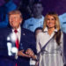 Мелания Трамп впервые за долгое время появилась на публике и показала стильный летний образ (ФОТО)