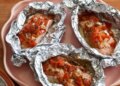 Как правильно запекать в фольге, чтобы мясо, овощи и рыба оставались сочными