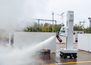 Роботів відправили гасити справжню пожежу – випробування пройшли лише три команди