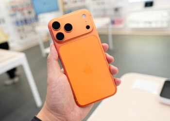 iPhone 17 Pro Max став найпопулярнішим iPhone під час акції monoмаркет: що ще купували