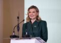 Элегантный образ первой леди: Елена Зеленская показала, как носить брошь (ФОТО)