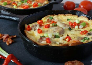 Вкуснее любого омлета: роскошная итальянская фритата на скорую руку из того, что есть в холодильнике