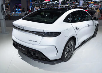 BYD назвала терміни запуску електромобілів із новою батареєю