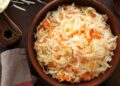 Неподходящая соль испортит квашеную капусту: какой вид подходит идеально