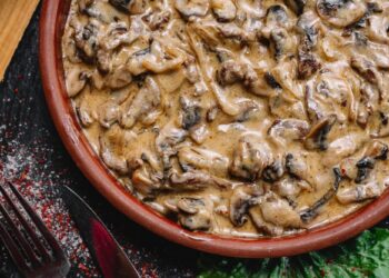 Золотая осенняя классика: как вкусно и быстро приготовить маслянки со сметаной (РЕЦЕПТ)