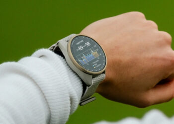 Garmin Approach S72 дебютував із ЕКГ, ліхтариком та автономністю до 16 днів