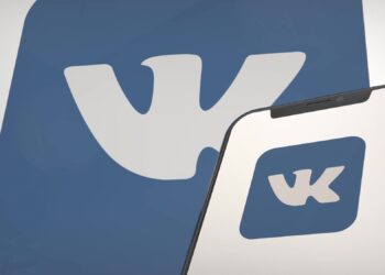 Російська соцмережа «ВКонтакте» досі працює з перебоями після удару українських дронів