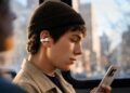 OnePlus представила навушники Buds Clip з автономністю до 40 годин
