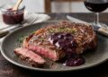 Идеально к мясу, курице и шашлыку: как быстро приготовить густой кисло-сладкий соус из слив (РЕЦЕПТ)